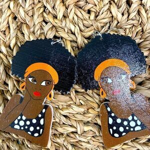 - Cute Earrings‎